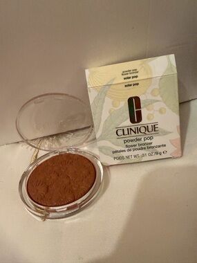 clinique bronzer solar pop